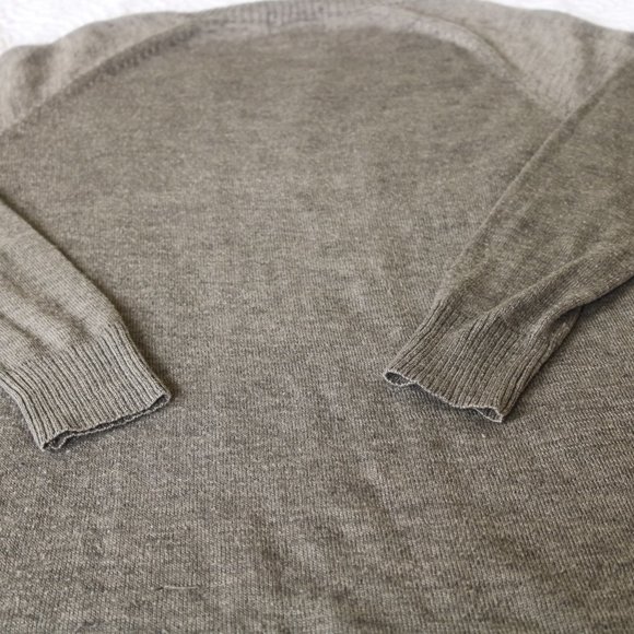 World Wide Love Long Sleeve Sweater - Picture 5 of 7